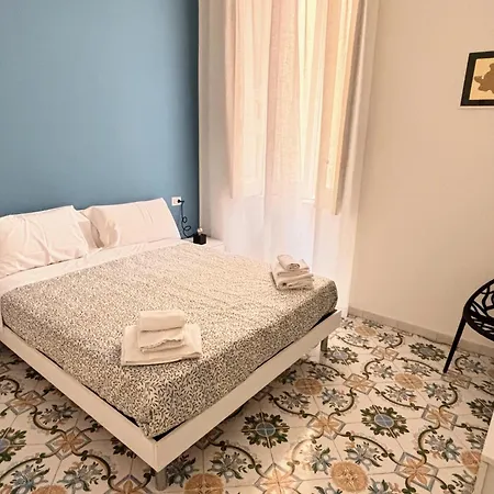 Bed & Breakfast La Maison Di Partenope 4*