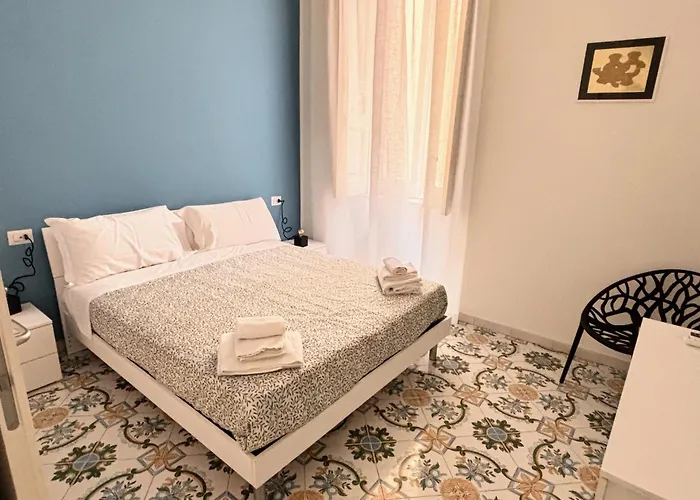 Oda ve Kahvaltı La Maison Di Partenope 4*